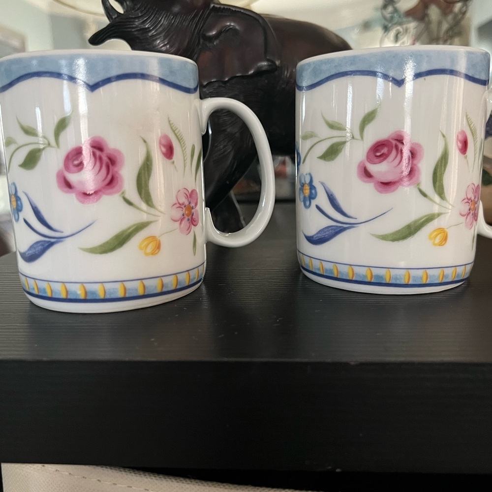 Charming Floral Mugs - Pink and Blue